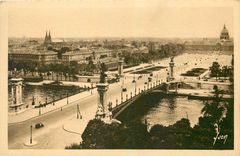 CPA Paris Le Pont Alexandre III et l'Esplanade des Invalides 