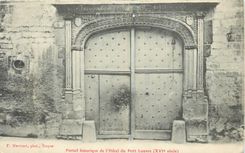 CPA Paris Portrait historique de l'Hotel du Petit Louvre 