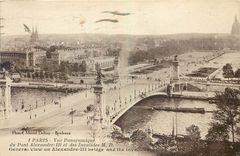 CPA Paris Vue panoramique du Pont Alexandre III et des Invalides 