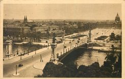 CPA Paris Pont Alexandre III et l'Esplanade des Invalides 
