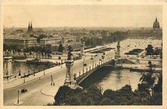CPA Paris Le Pont Alexandre III et l'Esplanade de Invalides 