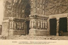CPA Reims La Cathedrale Porche central apres la guerre 