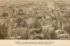 CPA Reims Le grand combe de la Cathedrale apres l'incendie 