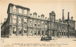 CPA Les Ruines de la Grande Guerre Reims Reims l'Hotel de Ville apres l'incendie 