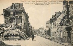 CPA Les Ruines de la Grande Guerre Reims la Rue Gambetta 