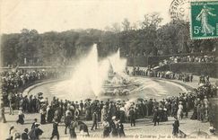 CPA Versailles Le Bassin de Latone un Jour de Grandes Eaux 