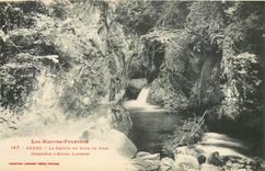 CPA Les Hautes Pyrenees Gedre La Grotte du Gave de Heas Derriere l'Hotel Lacoste