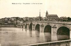 CPA Blois L et C Vue generale Le Pont sur la Loire 