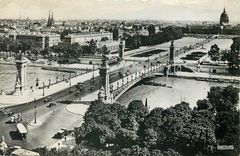 CPA Paris Pont Alexandre III et l'Esplanade 