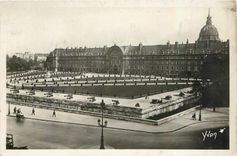 CPA Paris en flanant L'Hotel des Invalides vu de l'Esplanade 