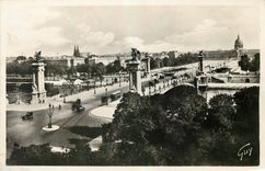 CPA Paris et ses Merveilles Perspective sur le pont Alexandre 