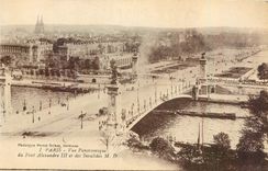 CPA Paris Vue Panoramique du Pont Alexandre III et des Invalides 