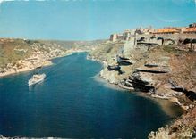 CPM Charmes et Couleurs de la Corse Bonifacio Depart du Courrier pour la Sardaigne Bateau