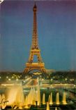 CPM Paris la nuit La Tour Eiffel 
