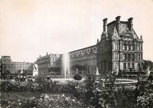 CPM Paris en flanant Le Louvre Pavillon de Flore et Jardin des Tuileries 