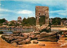 CPM Couleurs de Bretagne La Cote de Granit Rose Ploumanach L'Oratoire St Guirec et le chapeau de Nap