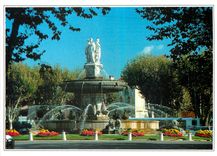 CPM Aix en Provence La Grande Fontaine sur la Rotonde 