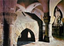 CPM La Crypte Saint Philbert dans l'Eglise de Noirmoutier 
