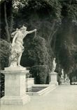 CPM Chateau de Versailles l'Allee des trois Fontaines et la Fontaine du soir 