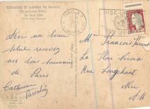 CPA En survolant Paris La Tour Eiffel