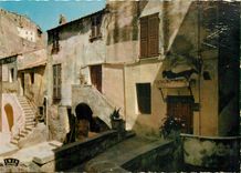 CPM Charmes et Couleurs de la Corse Calvi Vieilles rues et habitations anciennes