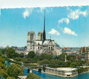 CPM Paris et Ses merveilles dans l'ile de la cite le square Jean XXIII et la cathedrale Notre Dame