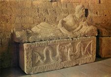 CPM Tuscania Interieur Sarcophage etrusque