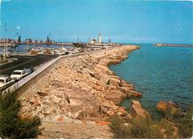 CPM Sete Herault La Jetee et les Phares 