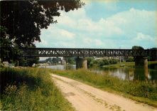 CPM Messac Guipry Ille et Vilaine Le Pont SNCF sur la Vilaine 