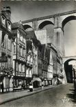 CPA Morlaix Finistere La coin des Lances domine par le viaduc 