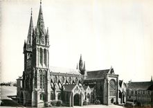 CPA Saint Pol de Leon Finistere La Basilique nef des XIV et XII 