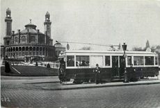CPM Motrice L devant l'ancien Trocadero 