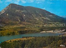 CPM St Andre Les Alpes Alpes de Hte Prov Vue generale et le lac au flanc du Verdon 