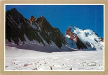 CPM Regard sur la montagne Les Hautes Alpes 