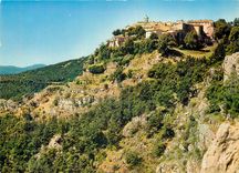 CPM Gourdon La Sarrazine Alpes Maritimes Village perche a la pointe d'un eperon rocheux 
