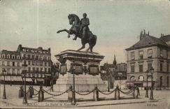Rouen it Statue of Napolean-CPA