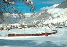 CPM Bergun Bravuogn mit dem Bernina Express der RhB 