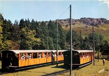 CPM La Rhune Le croisement des trains a la descente au plateau des 3 fontaines