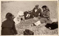 CPA Real photo Family beach Costume Mad years