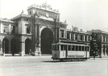 CPM Zurich Motorwagen CE 2 2 113 auf dem Bahnhofplatz Zurich