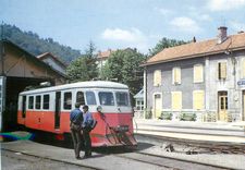 CPM CF Vivarais au temps des CFD Autorail Billard 80 CV en gare du Cheylard