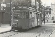 CPM Gros Plan sur le Mongy Tramway articule Duwag 373 au terminus de Tourcoing Juin 1993
