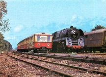 CPM S-Bahntriebwagen der Baureihe 276 (Olympiazug) begegnete am 14.7.68 der Schnellzuglokomotive