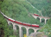CPM Train et automotrice sur les viaducs du Loulla