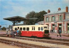 CPM En gare de Loudeec voici l'aurotail Billard A150D1 - X-153 a voi metrique du Reseau - Breton