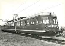 CPM Automotrice double pour excursions RAe 4/8 1022 et 1023