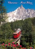 CPM Le chemin de fer du Montenvers face a l'Aiguille du Dru (alt.3754m) et a l'Aiguille Verte (alt.4