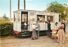 CPM Autorail petroleo-electrique CHOCHAT en gare de Pithiviers-Musee lors d'une journee de la Belle 