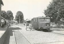 CPM Arrivée de l'autorail Billard en gare de Bussy le 3 août 1952