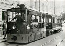 cPM Stadtische Verkehrsbetriebe Bern Locomotive Nr 18 mit Wagen Nr 26 